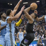 Kings use early 3s, big 4th quarter to top Grizzlies 133-100