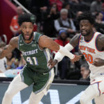 Randle's 42 leads Knicks to 11th straight win over Pistons