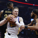 Without Curry, Warriors make 23 3-pointers and beat Cavs