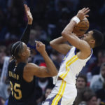 Without Curry, Warriors make 23 3-pointers and beat Cavs