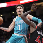 Siakam scores 35, Raptors beat Hornets for 3rd straight win