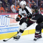 Flyers net 5 goals in 2nd, beat Coyotes for 4th straight win