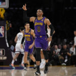 Lakers rally to snap Grizzlies' winning streak at 11 games
