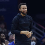 Without Curry, Warriors make 23 3-pointers and beat Cavs