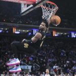 Randle has 36, 8 3s as Knicks stop Mitchell, Cavs 105-103