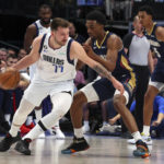 Doncic scores 34 points in triple-double, Mavs beat Pelicans