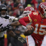 Chiefs' Mahomes hurts ankle, heads to locker room vs. Jags