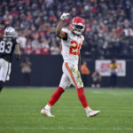 Mahomes sets record, Chiefs beat Raiders for AFC's top seed