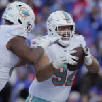 Bills hang on for 34-31 wild-card win over Dolphins