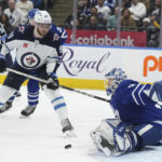 Matthews, Samsonov lead Maple Leafs past Jets, 4-1