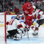 Vanecek makes 32 saves as Devils roll past Red Wings 5-1