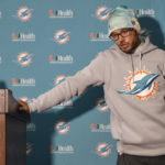 Bills hang on for 34-31 wild-card win over Dolphins