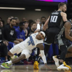 Harrison Barnes scores 30, Kings blowout Magic 136-111