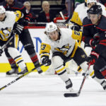 Andersen withstands blunder as Hurricanes top Penguins 2-1