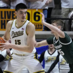 Edey scores 38 as No. 1 Purdue overwhelms Spartans 77-61