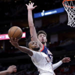 Garland scores 26 as Cavaliers race past Rockets 113-95