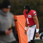 Hurts resumes throwing, Johnson returns for banged-up Eagles
