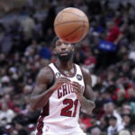 LaVine, DeRozan lead Bulls to 131-87 rout of Nets