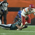 Chiefs' Mahomes comes up limping in first half of Super Bowl