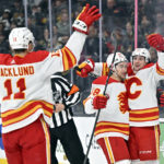Golden Knights rally from 2 down in 3rd to beat Flames in OT