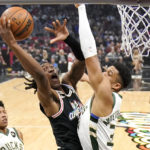 Bucks beat Clippers 119-106 for 10th straight win