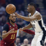 Mitchell scores 41 as Cavs hand Spurs 13th straight loss