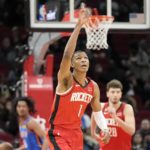 Gordon, rookie Eason help Rockets defeat Thunder 112-106