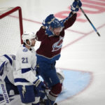 Stamkos scores in SO, Lightning rally for 4-3 win over Avs