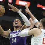 Antetokounmpo scores 54 points, Bucks beat Clippers 106-105