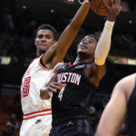Butler's dunk at end gives Heat 97-95 win over Rockets