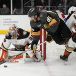 Golden Knights score 5 goals in 3rd period, beat Ducks 7-2