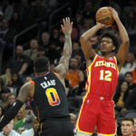 Murray scores 21 points, Hawks roll past Suns 132-100