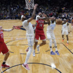 James closes in on NBA record, Lakers falls to Pelicans