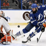 Lightning score 4 in 2nd period; Ducks lose 6th straight