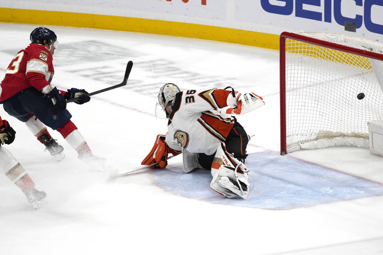 Florida Panthers center Carter Verhaeghe (23) scores the winning goal against San Jose Sharks goalt...