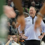 Giannis exits early with knee issue; Bucks rip Heat 128-99