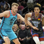 Devin Booker scores 25 points, Suns beat Thunder 124-115