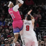 DeRozan, LaVine combine for 56, Bulls zoom past Wizards