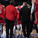 Knicks rout Pelicans while honoring 1973 championship squad