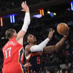 Knicks rout Pelicans while honoring 1973 championship squad