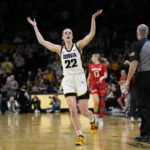 Caitlin Clark scores 42, No. 6 Iowa tops No. 8 Maryland