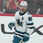 Karlsson has goal and 2 assists, Sharks beat Capitals 4-1