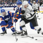 Kings use 3-goal second period to power past Islanders 3-2