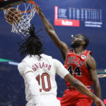 Mitchell nets 29 as Cavs rally past Bulls, win streak hits 6