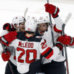 Graves' last-second goal gives Devils 3-2 win over Jackets