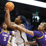 No. 1 Gamecocks stay perfect in showdown win over No. 3 LSU