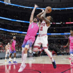 DeRozan, LaVine combine for 56, Bulls zoom past Wizards