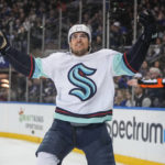Tarasenko scores in debut, Rangers beat Kraken 6-3