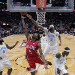 James closes in on NBA record, Lakers falls to Pelicans