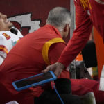 Chiefs' Mahomes comes up limping in first half of Super Bowl